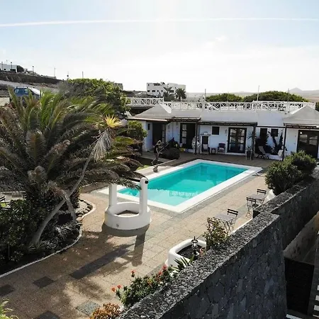 Homestay Oasis Surf House Soo