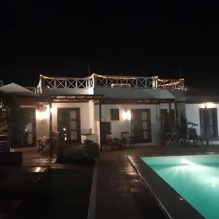 Homestay Oasis Surf House *
