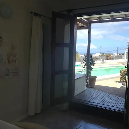 Oasis Surf House * Soo