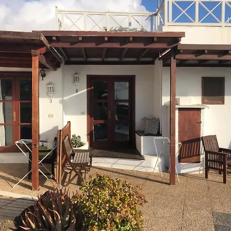 Homestay Oasis Surf House *