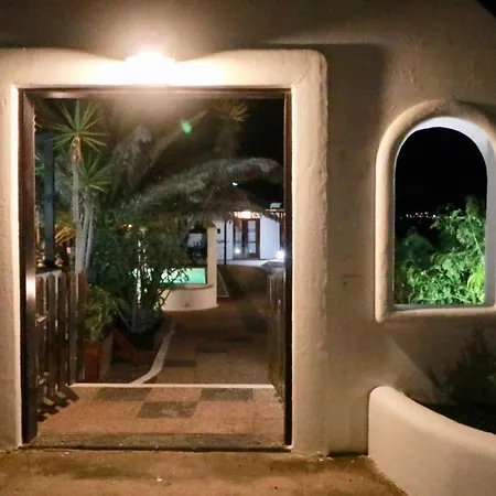 Privatunterkunft Oasis Surf House *